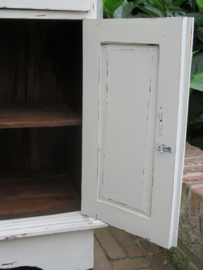 VERKOCHT Brocante witte houten kast
