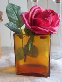VERKOCHT Vintage amber glazen vaasje - 10 cm hoog