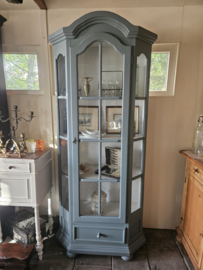 VERKOCHT Brocante blauwe vitrinekast servieskast