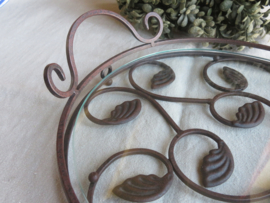 Brocante bruin ijzeren dienblad met glas - 47 x 30 cm