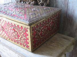 VERKOCHT Grote oude blikken trommel rood/goud