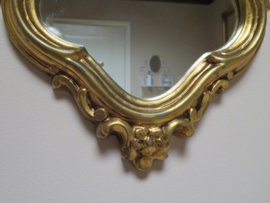 VERKOCHT Oude barok spiegel in goud lijst, 70 x 43 cm