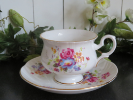 VERKOCHT Kop en schotel Crown Staffordshire, Fine Bone China