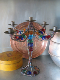 Brocante Marokkaanse 5-armige metalen kandelaar met gekleurde kralen