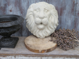 VERKOCHT Vintage stenen leeuwenkop (waterspuwer / fontein)