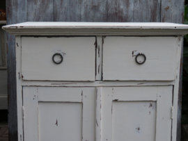 VERKOCHT Brocante witte houten kast