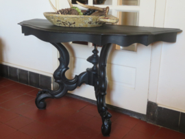 VERKOCHT Antieke zwarte barok sidetable