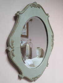 VERKOCHT Antieke ovale spiegel in houten lijst  - 56 x 48 cm