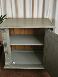 VERKOCHT Oude brocante olijfgroene kast