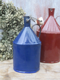 Oude blauwe emaille veldfles