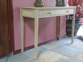 VERKOCHT Brocante okergele sidetable wandtafel, 100 cm breed