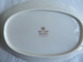 VERKOCHT Ovaal vleesschaaltje Royal Albert Lady Carlyle, 20 cm