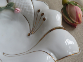 Brocante porseleinen zeepbakje schaaltje met vlinder