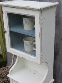 VERKOCHT Oud brocante Frans houten kastje met glas en lade