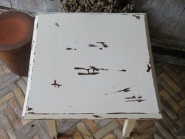 VERKOCHT Oud wit brocante houten tafeltje bijzettafeltje krukje
