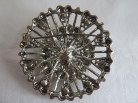 VERKOCHT Oude zilverkleurige broche