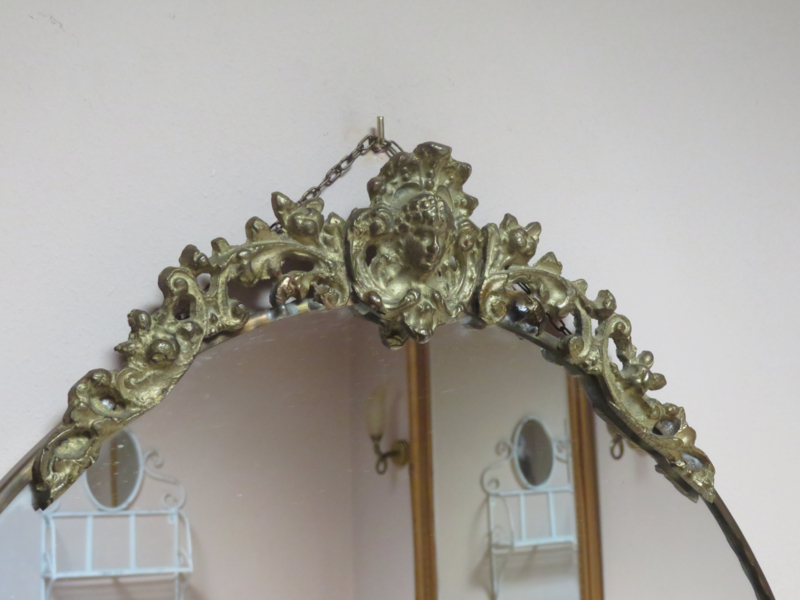 Tot ziens conversie Beschikbaar Oude ovale spiegel in koperen lijst - 63 x 47 cm | Spiegels | Le Brocant`age