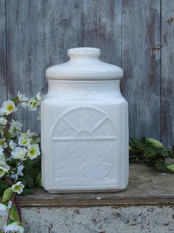 breng de actie tarwe Stamboom VERKOCHT Grote brocante witte aardewerk voorraadpot rumtopf | Verkocht | Le  Brocant`age