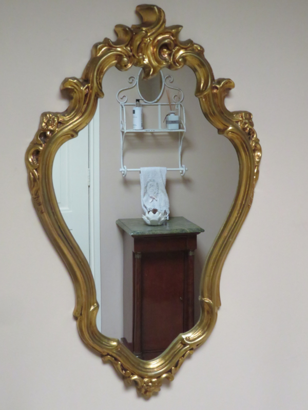 VERKOCHT Oude barok spiegel in goud lijst, 70 x 43 cm | | Le Brocant`age