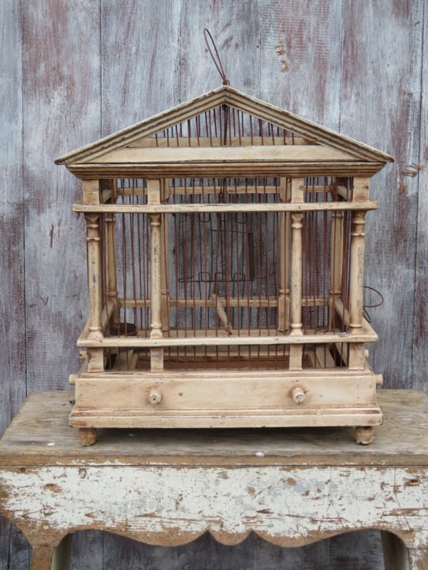 hoofdstuk Daarbij regen VERKOCHT Oude brocante houten vogelkooi | Verkocht | Le Brocant`age