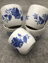 Eierdopjes blauw bloemmotief