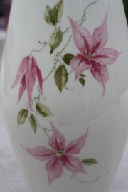 Vaas crèmekleur met roze bloemen PMR Jaeger&Co
