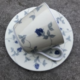 Theekop Wawel blauw-grijze bloem