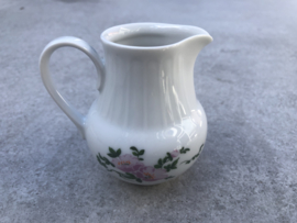 Melkkannetje bloem Henneberg porzellan