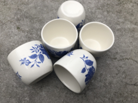 Eierdopjes blauw bloemmotief