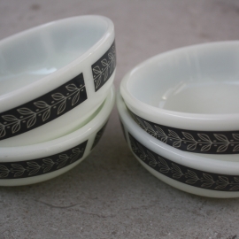 Vintage schaaltjes Pyrex tableware