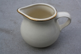 Melkkannetje crème met goud