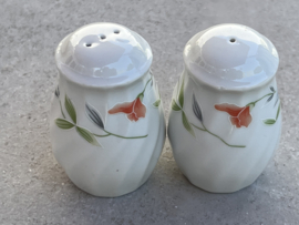 Setje in wit porselein met bloementak