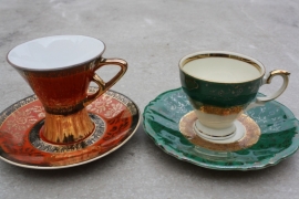 Set van 2 kleine kopjes groen, rood, goud