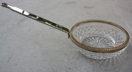 Serveerschaaltje kristal met verzilverde rand en handgreep