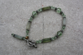 Armbandje groen glas