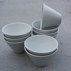 Set van 9 witte kleine schaaltjes