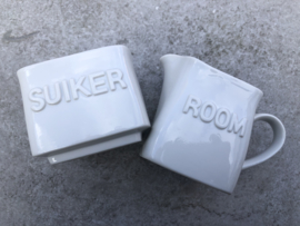 Suikerpot en melkkan  wit “modern”