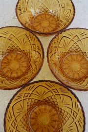 Amberkleurige schaaltjes
