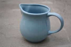 Zachblauwe melk- of waterkan