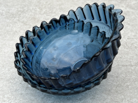 Schaaltjes blauw glas