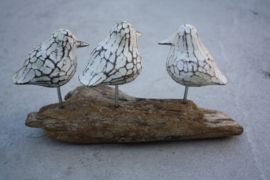 3 vogels op houten voet wit 1