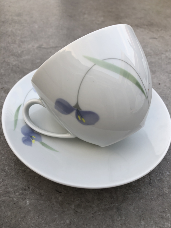 Uitwerpselen Alice Kudde Koffiekopjes Arzberg paarse bloem | Verkocht | ellensbazaar