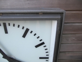 Very nice old large station clock brand Pragotron