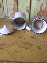 Brocant klein emaille koffiepotje