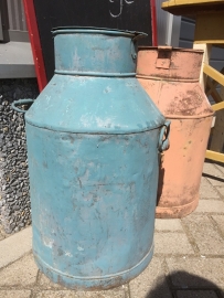 Brocante gekleurde zinken ton