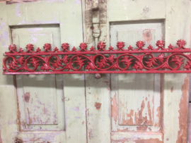 Oude metalen vensterbank/ tuin rand
