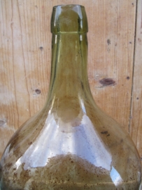 Grote oude bruinsige tapse gistfles
