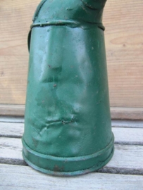Oude olie schenkkan