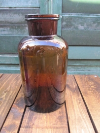 Brocante brown bottle with a glass bell