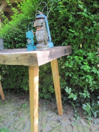 Antieke side table met dik blad